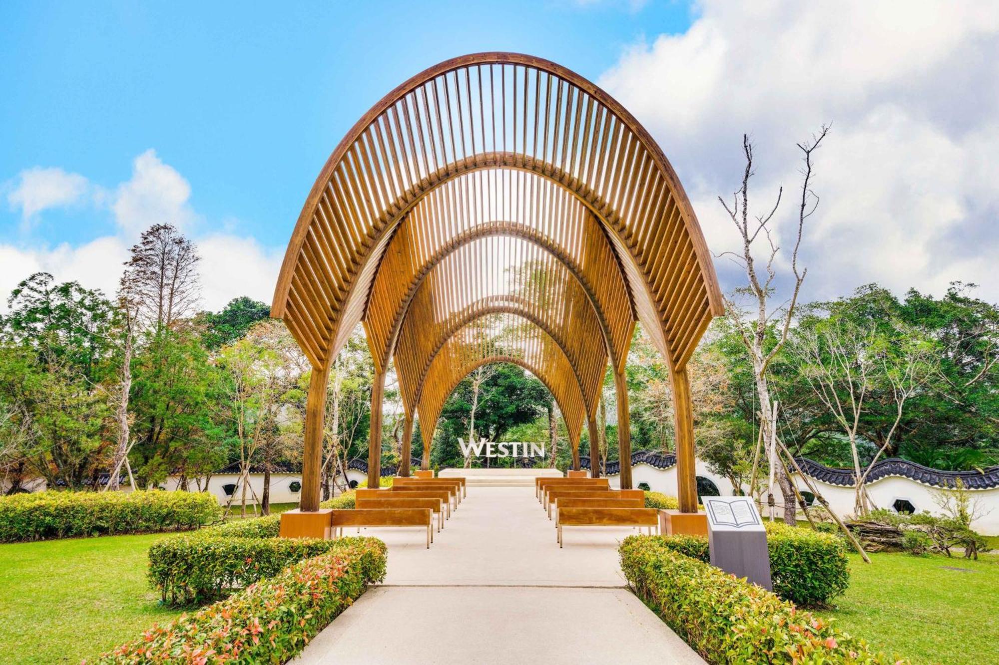 The Westin Tashee Resort, Taoyuan Dasi Eksteriør billede West Lake Park